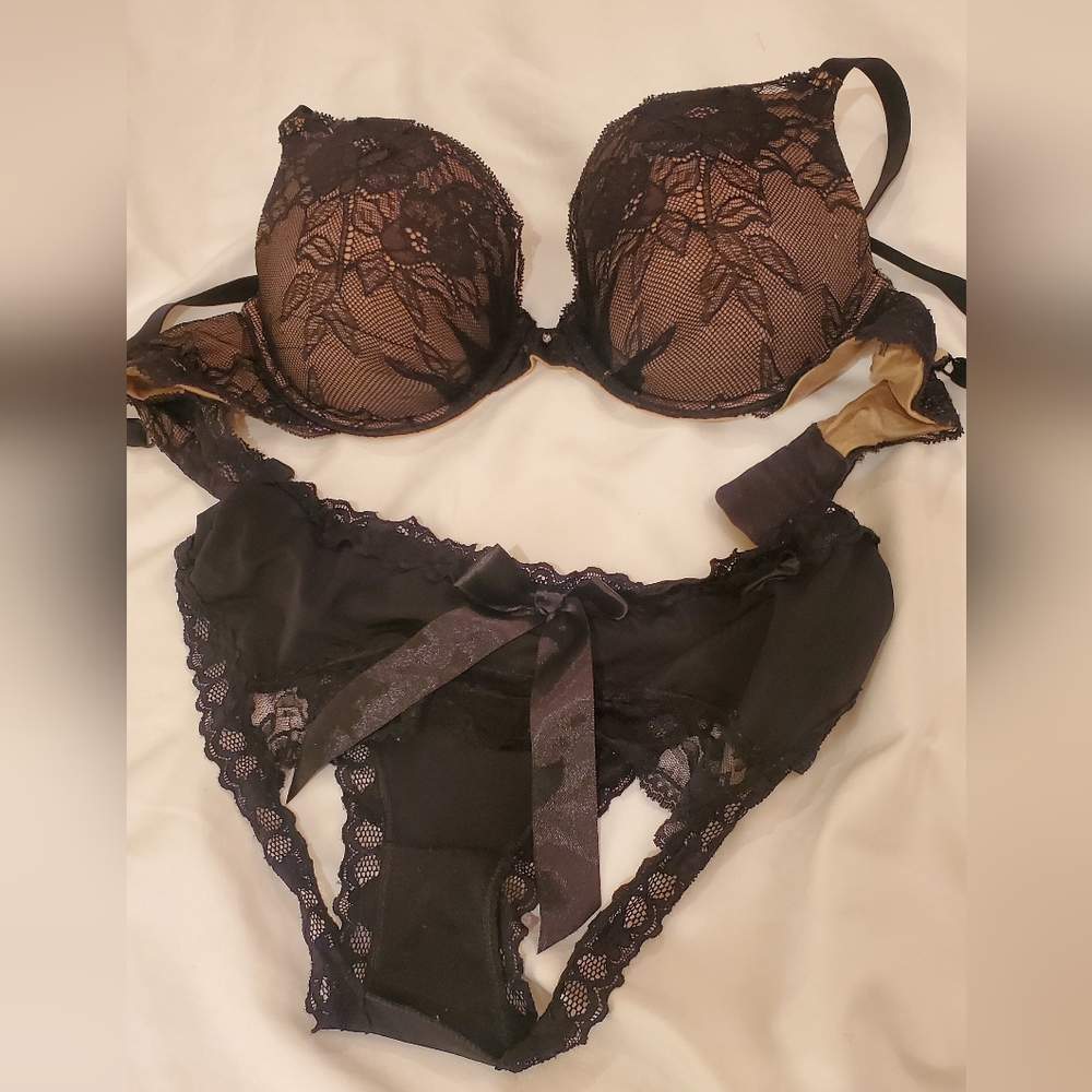 Crotchless Panty w/ Bow & Push-up Bra 36C